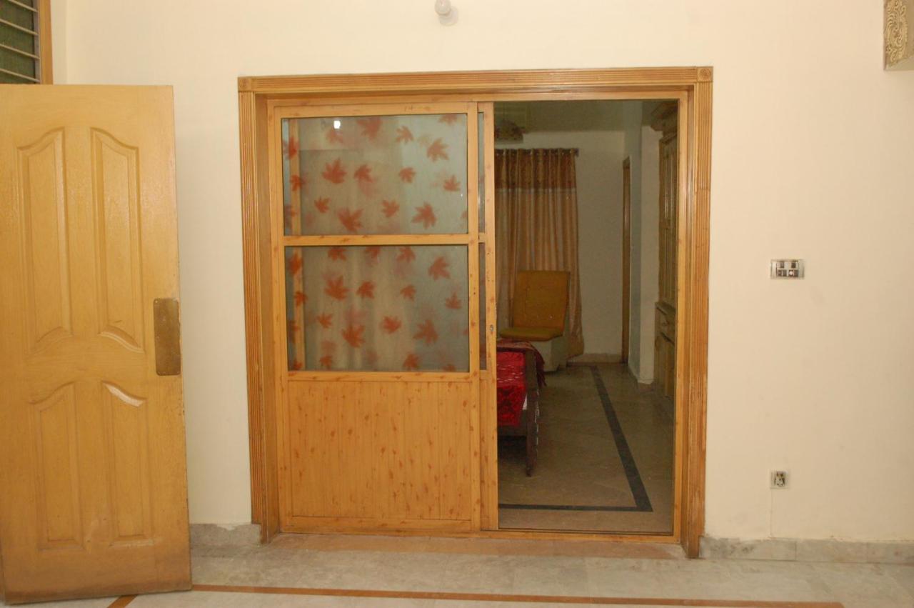 Khyber Inn Исламабад Экстерьер фото