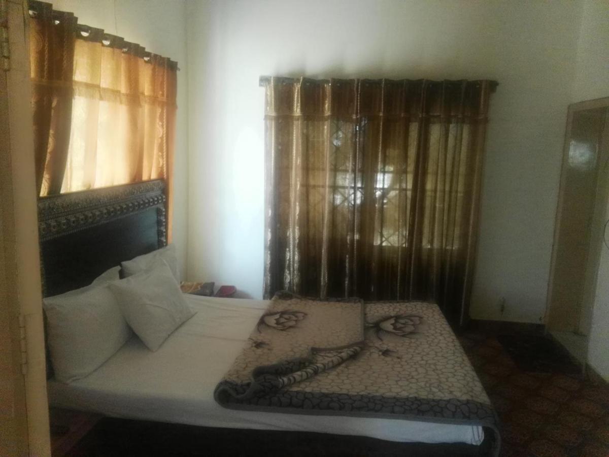 Khyber Inn Исламабад Экстерьер фото