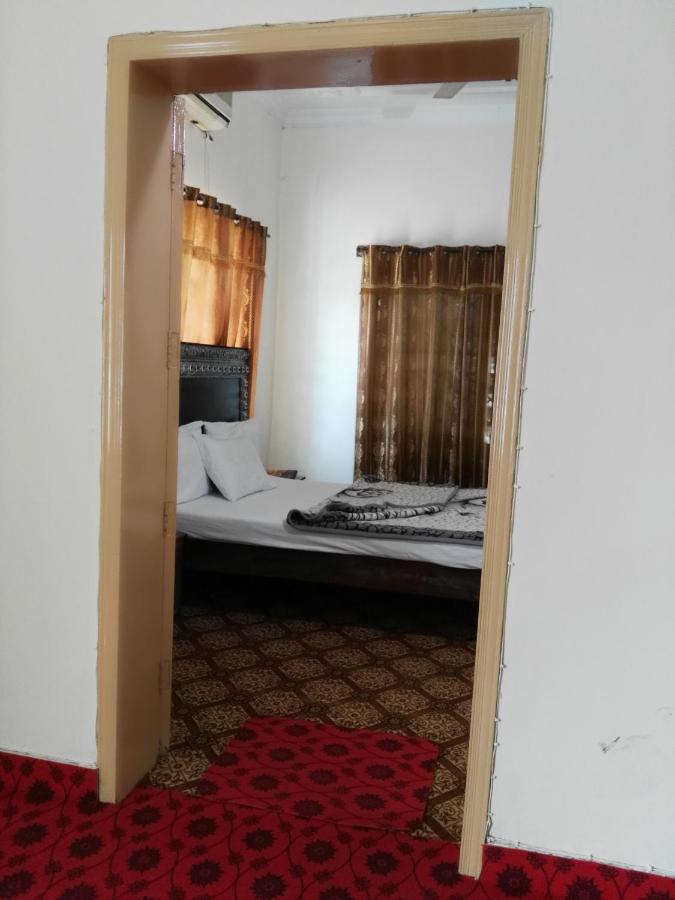 Khyber Inn Исламабад Экстерьер фото